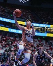 媒体人：3年禁赛远超常规赛场冲突处罚 不理解中国篮协的处罚尺度